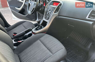 Хэтчбек Opel Astra 2010 в 