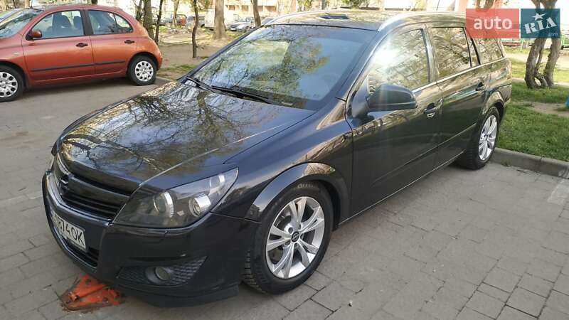 Универсал Opel Astra 2010 в Львове