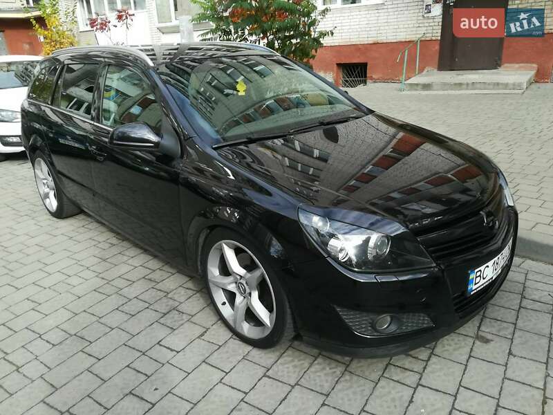 Универсал Opel Astra 2010 в Львове