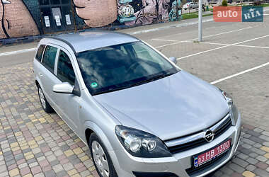 Універсал Opel Astra 2005 в Луцьку