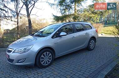 Универсал Opel Astra 2012 в 