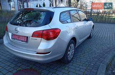 Универсал Opel Astra 2012 в 