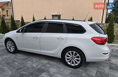 Универсал Opel Astra 2012 в 