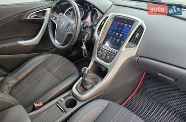 Универсал Opel Astra 2012 в 