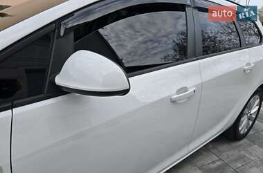 Универсал Opel Astra 2012 в 