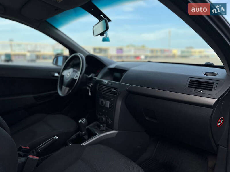 Универсал Opel Astra 2005 в Черновцах