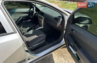 Хетчбек Opel Astra 2008 в 