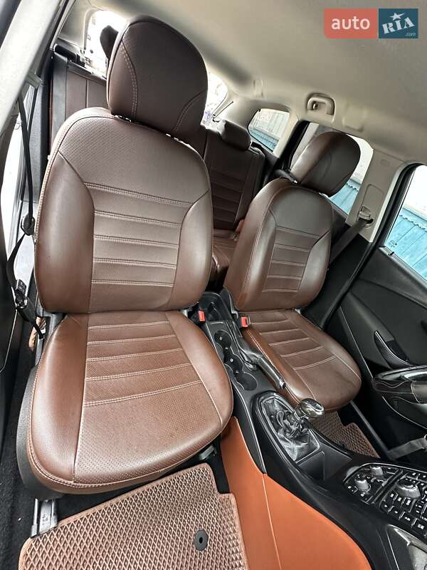 Універсал Opel Astra 2012 в Косові