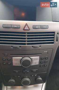 Универсал Opel Astra 2005 в 