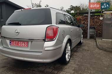 Универсал Opel Astra 2005 в 