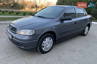 Седан Opel Astra 2006 в Сумах