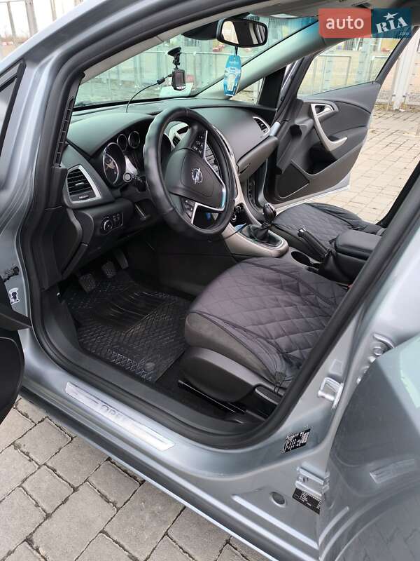 Хетчбек Opel Astra 2011 в Львові