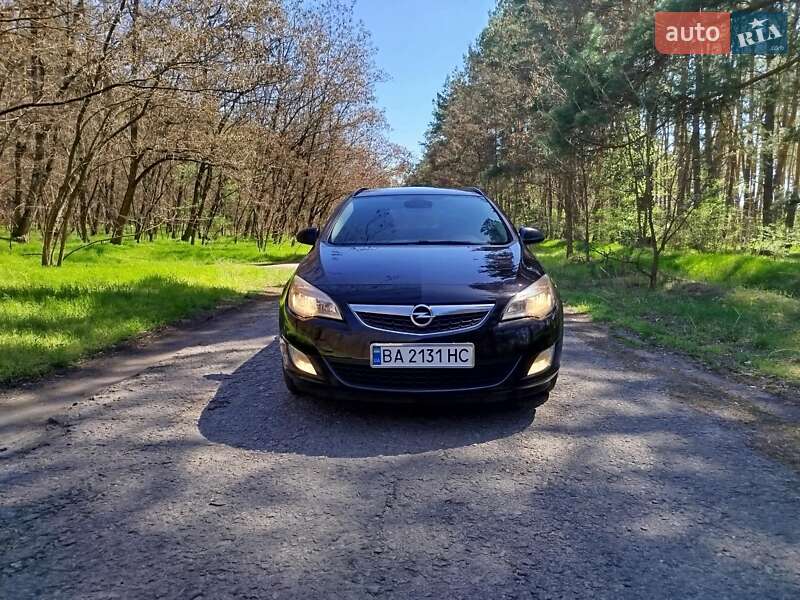 Opel Astra 2011