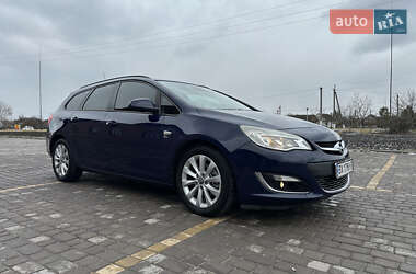 Универсал Opel Astra 2012 в 
