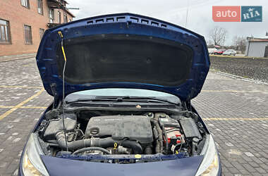 Универсал Opel Astra 2012 в 