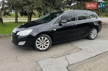 Универсал Opel Astra 2011 в 