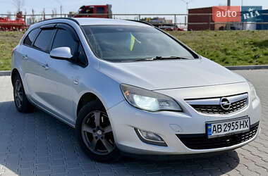 Универсал Opel Astra 2011 в 