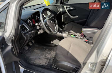 Универсал Opel Astra 2011 в 