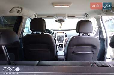 Универсал Opel Astra 2014 в 