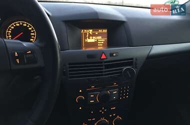 Универсал Opel Astra 2006 в 