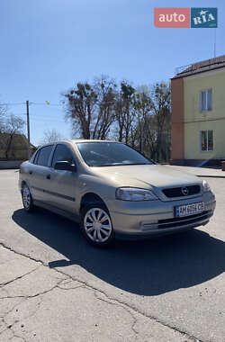 Седан Opel Astra 2005 в 