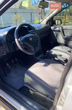Седан Opel Astra 2005 в 