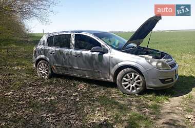 Хэтчбек Opel Astra 2004 в 