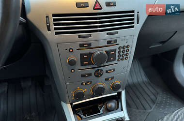 Универсал Opel Astra 2009 в 