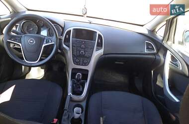 Универсал Opel Astra 2012 в 
