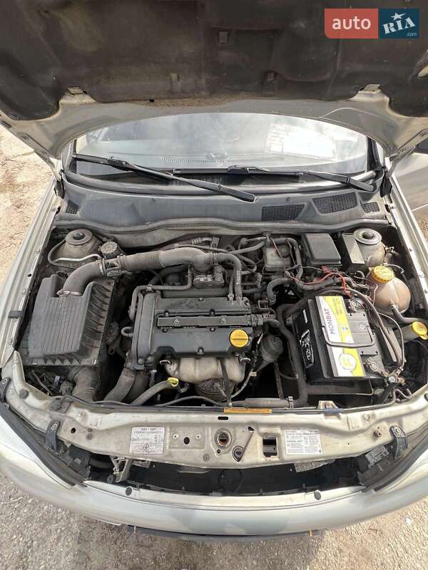 Седан Opel Astra 2006 в Прилуках