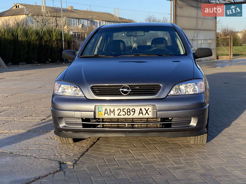 Седан Opel Astra 2008 в Киеве