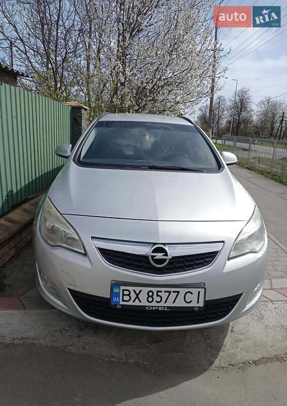 Универсал Opel Astra 2011 в Летичеве