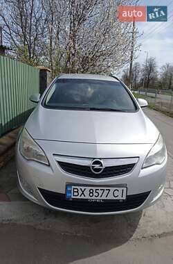 Универсал Opel Astra 2011 в 