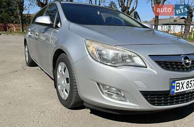 Универсал Opel Astra 2011 в 
