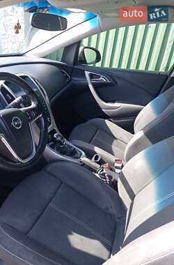 Универсал Opel Astra 2011 в 