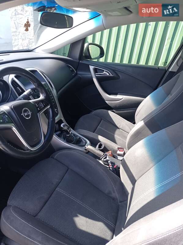 Универсал Opel Astra 2011 в Летичеве