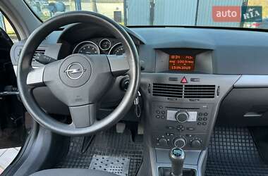 Универсал Opel Astra 2005 в 