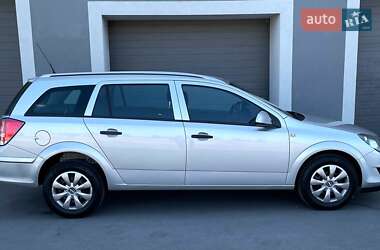 Универсал Opel Astra 2009 в 