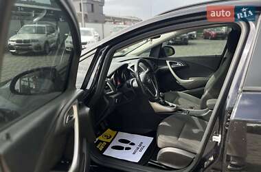 Универсал Opel Astra 2011 в 