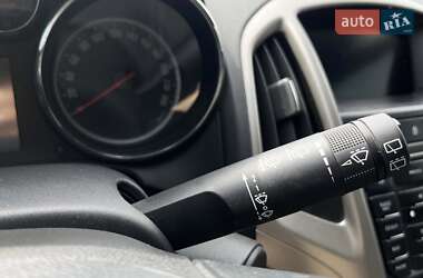 Универсал Opel Astra 2011 в 