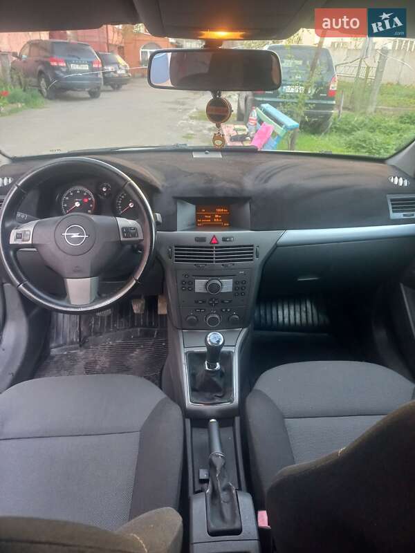 Универсал Opel Astra 2005 в Хмельницком