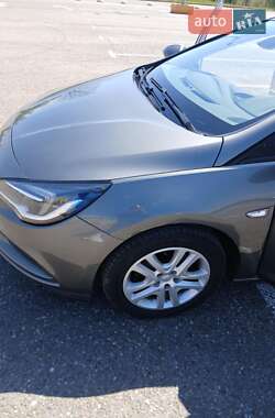 Универсал Opel Astra 2017 в 