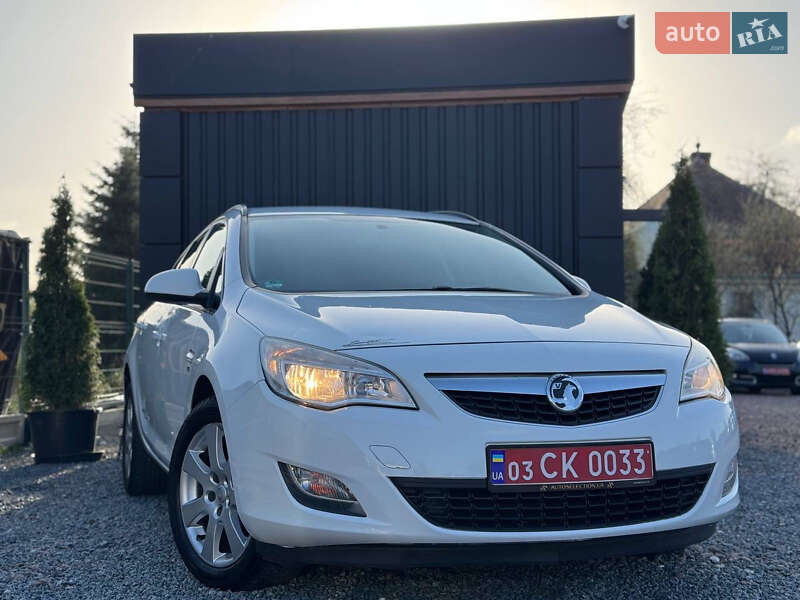 Opel Astra 2012
