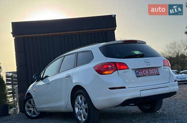 Универсал Opel Astra 2012 в 
