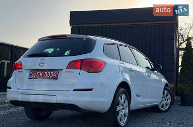 Универсал Opel Astra 2012 в 