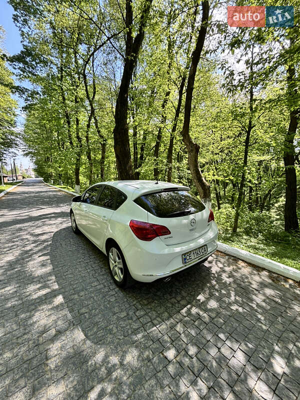 Хетчбек Opel Astra 2013 в Чернівцях