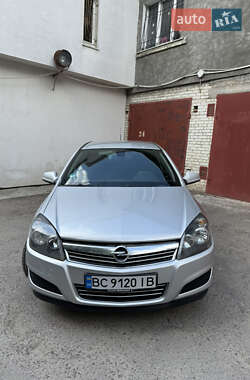 Універсал Opel Astra 2010 в 