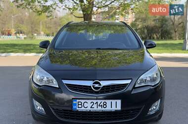 Универсал Opel Astra 2011 в 