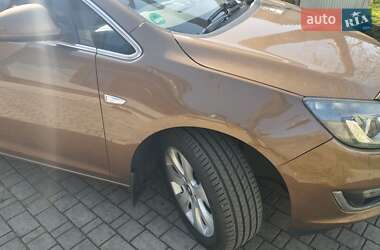 Универсал Opel Astra 2015 в 