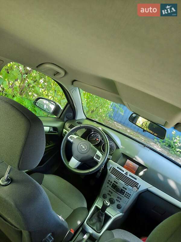 Хетчбек Opel Astra 2009 в Полтаві